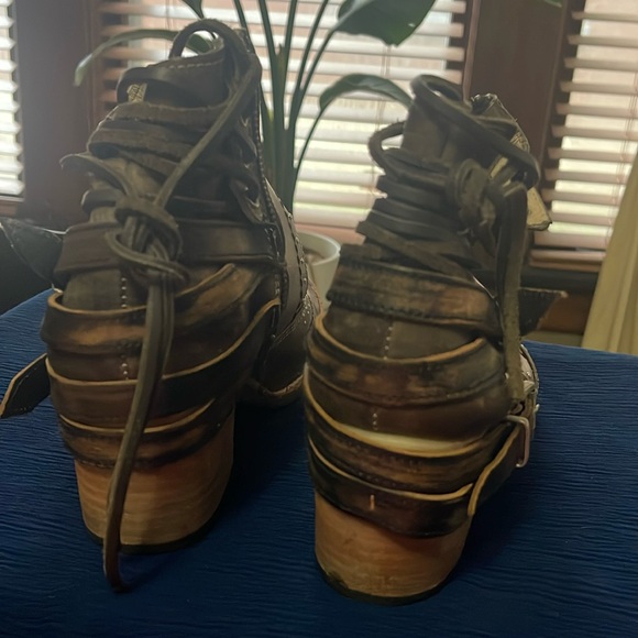 Freebird by Steven shoe booties - Picture 3 of 4